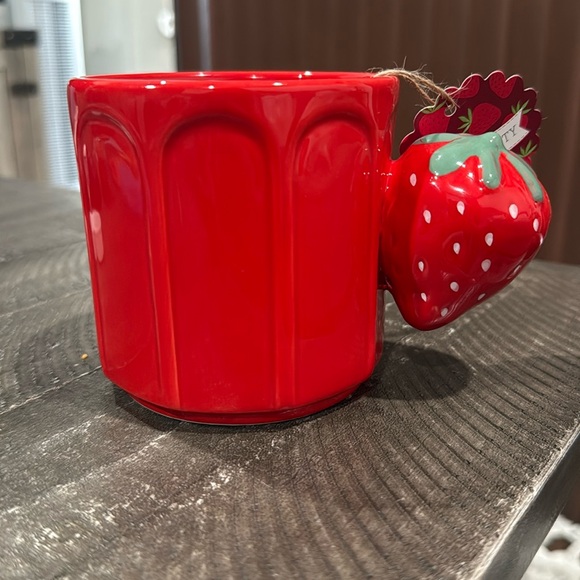 Home Essentials Other - NWT Strawberry Mug